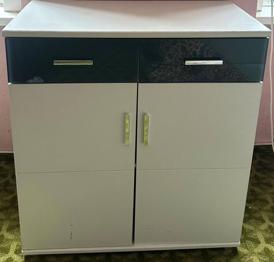 Verschenke eine Kommode!