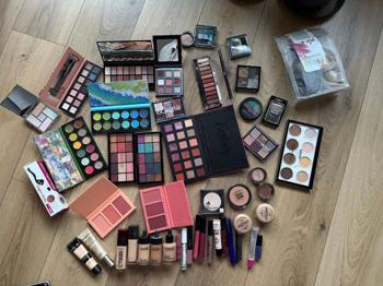 Großes Make-up Set GRATIS - viele neu & unbenutzt