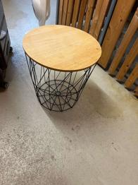 (reserviert) Beistelltisch