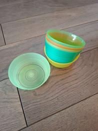 Kleine Plastikschüsseln