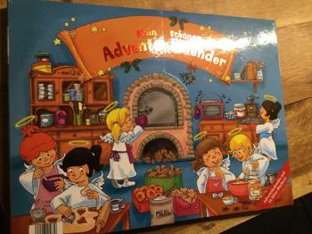 Adventskalender mit kleinen Büchlein