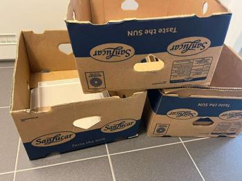 Bananenkisten und Ikea Kisten