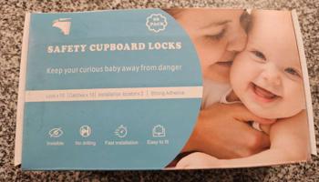 Kindersicherung safety cupboard looks, Magnete fehlen leider