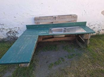 Matschküche oder Gartenspielküche