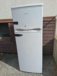 defekter Kühlschrank mit Gefrierfach zu verschenken