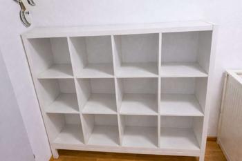 Spielzeugregal ohne Boxen in sehr gutem Zustand.