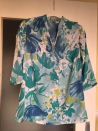 Damen laichtet Bluse