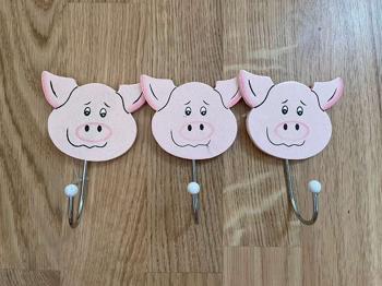 NEU 4 Haken für Kindergarderobe Schweinemotiv