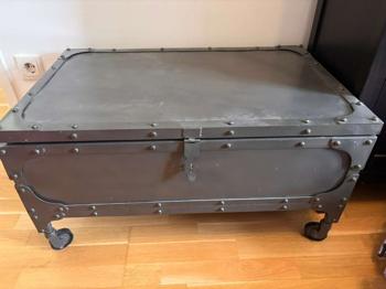 (reserviert) Truhe grau metall