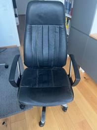 Bürostuhl höhenverstellbar mit Gebrauchsspuren
