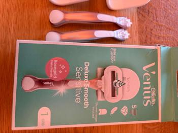 Venus Gillette Deluxe Smooth Metallgriff Roségold und Aufhänger für Dusche