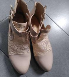 Schuhe 41 1 Riemchen fehlt (kann man vielleicht fixieren)