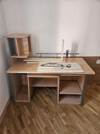 Schreibtisch aus Holz