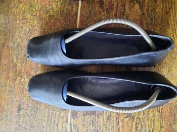 Schwarze Lederschuhe