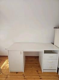 Schreibtisch zu verschenken