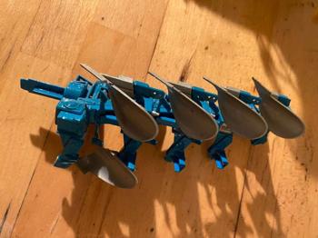 Gratis Pflug für Bruder Traktor