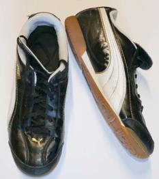 Fußball Hallenschuh schwarz Gr 38 Puma