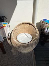 Rattan/ Korb-Sessel mit Sitzkissen zu verschenken