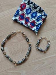 Kette mit großen Perlen