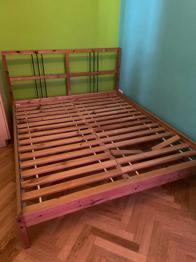 Bettgestell mit Lattenrost