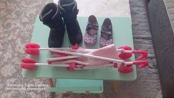 Kindersachen inkl. Tisch und Stuhl