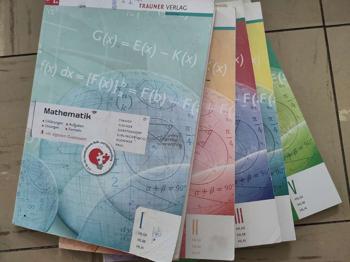 4 Schulbücher Mathe HBLA