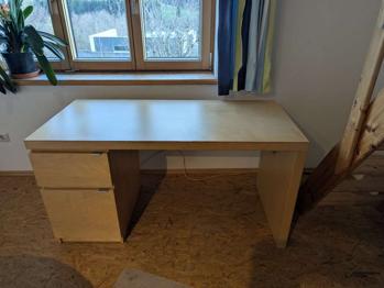 Schreibtisch, helles Holzfurnier