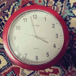 Wanduhr zu verschenken