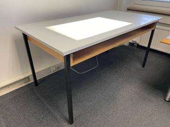 Grafik-Tisch mit integrierter Leuchtfläche