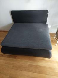 Kleines Sofa mit Bettkasten