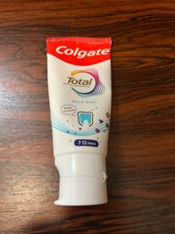 Colgate Total - Kinderzahnpasta - 7 - 12 Jahre - MDH: 10/2026 - Topzustand