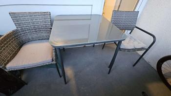 Balkontisch und Balkonstühle