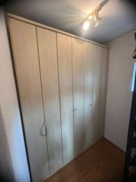 Großer Schrank zu verschenken