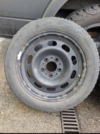 3xBMW 118 Felgen/ raifen/ BMW Radkappen 16 Zoll zu verschenken