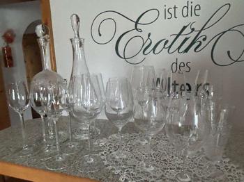 Gläser und Karaffen