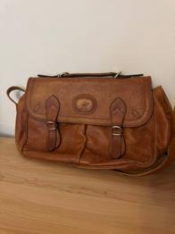 (reserviert) Schultertasche