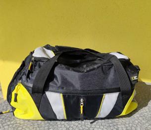 Sporttasche zu verschenken