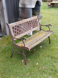 (reserviert) Gartenbank