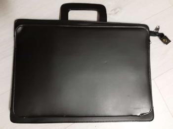 (reserviert) Aktentasche