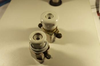 Sicherungselement Aufputz Keramik mit Schraubkappe