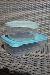 2 Kunststoff-Behälter