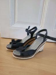 MUSS WEG BIS 12.04. Schuhe