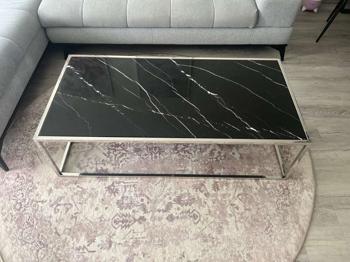 Grosser schwerer Couchtisch