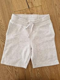 Kurze Stoffhose, Größe 98