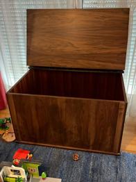 (reserviert) Truhe Nussholz