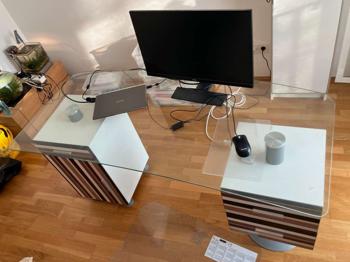 Schreibtisch mit Platte aus Sicherheitsglas / Farbe Schoko