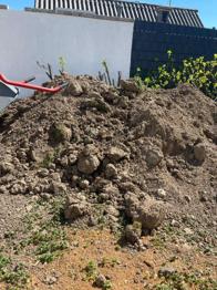 Schöne Rasenerde zu verschenken 1110