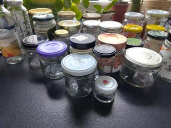 Gläser mit Schraubdeckel verschiedene Größen