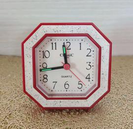 Kleine Uhr Standuhr in Oktagon Form