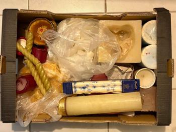 Kerzen-/ Wachsreste zu verschenken